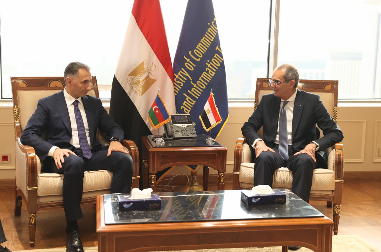 وزيرا الاتصالات المصري والأذربيجاني يبحثان تعزيز التعاون في التحول الرقمي والذكاء الاصطناعي