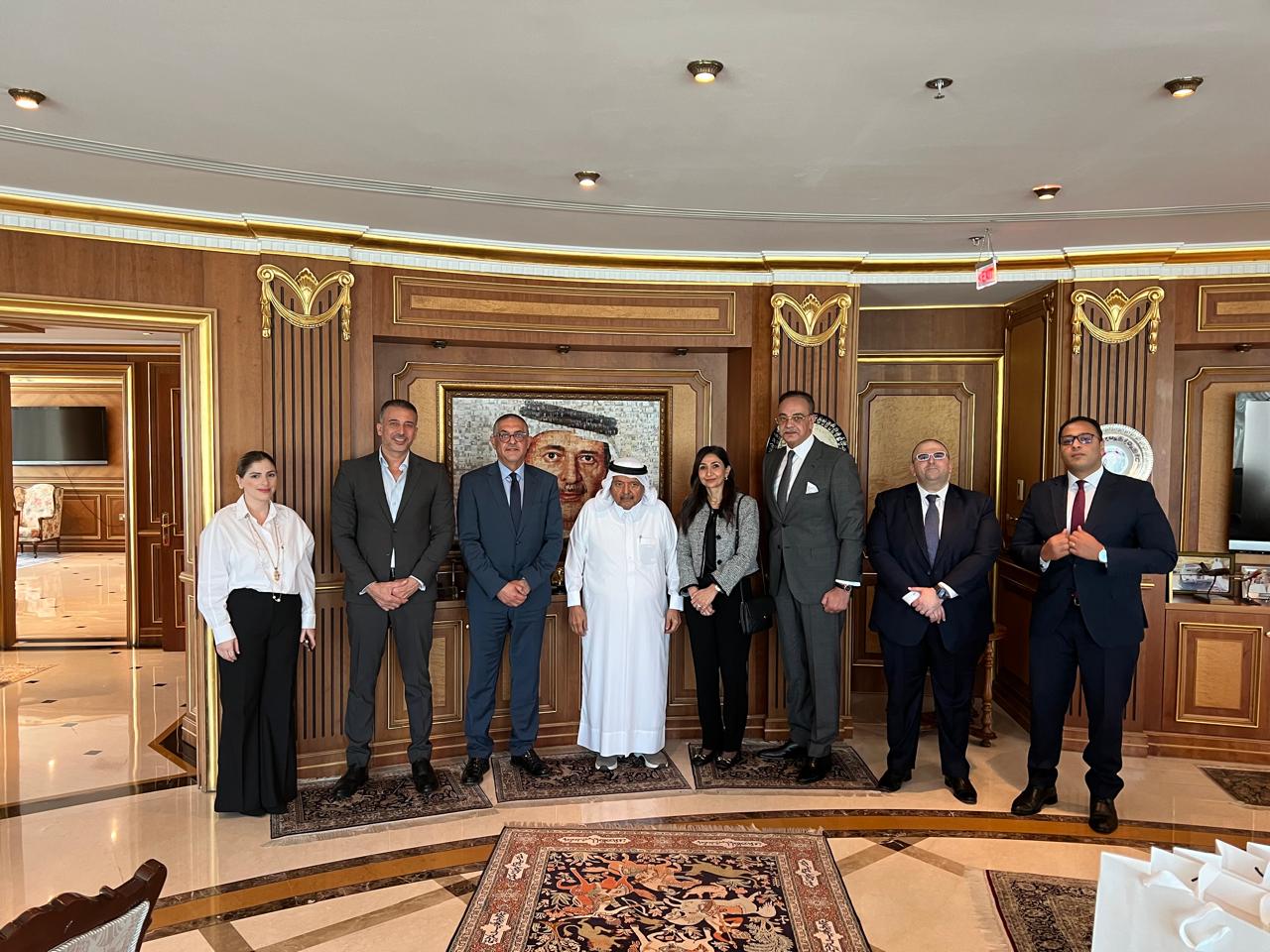 ‎رئيس هيئة الاستثمار يلتقي رئيس رابطة رجال الأعمال القطريين