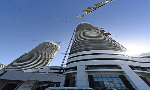 وزير الإسكان يتفقد برج LD04 ضمن الأبراج  الشاطئية وكومبوند" مزارين" والحي اللاتيني بمدينة العلمين الجديدة