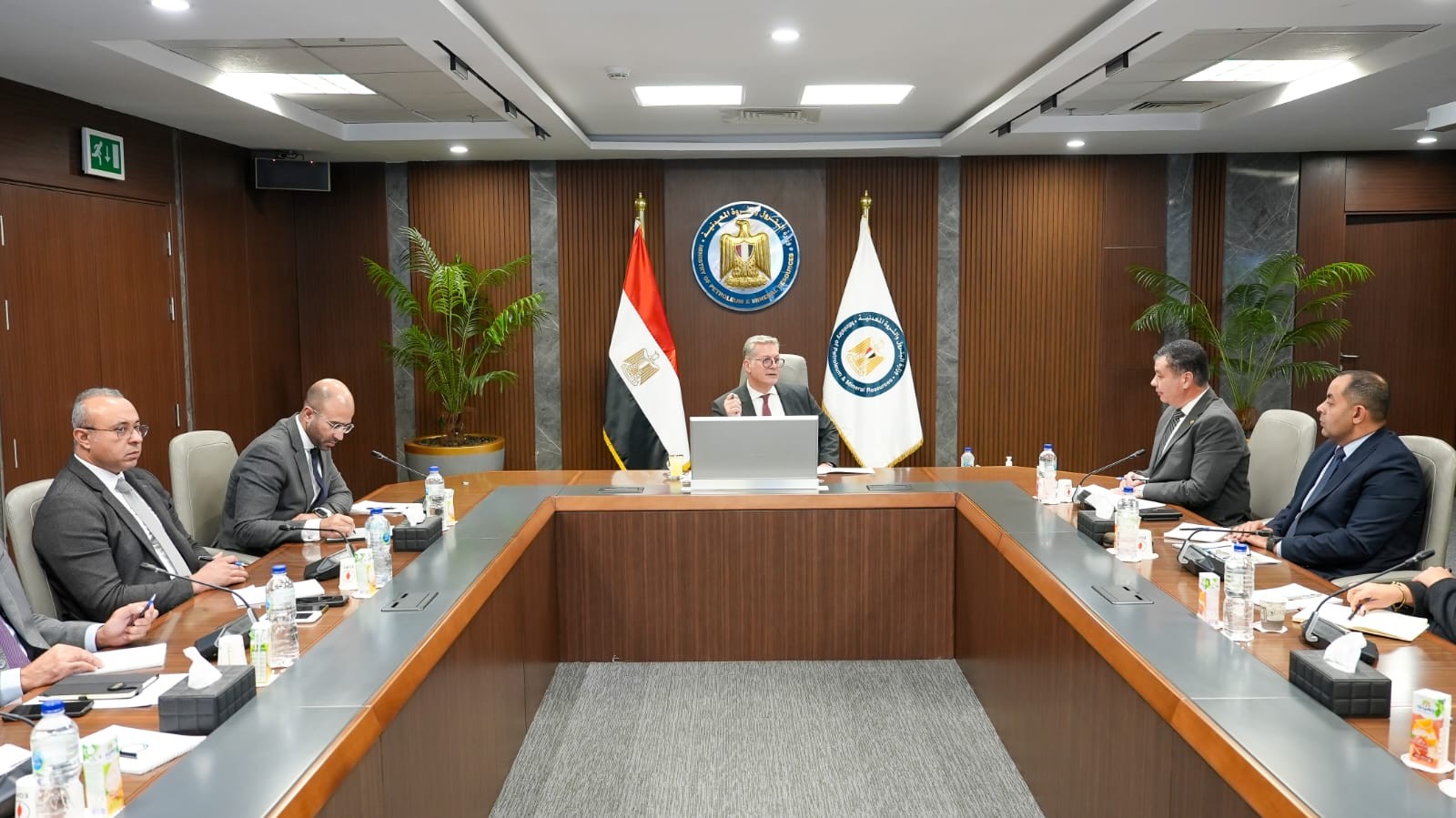 وزير البترول يبحث فرص دخول كارجاس إلى الدول العربية والإفريقية