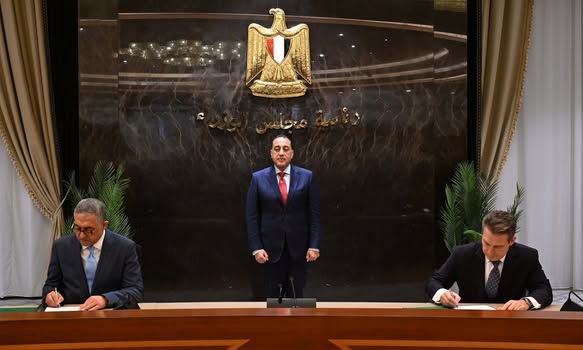 توقيع 6 مذكرات تفاهم واتفاقيات بين مصر والبنك الأوروبي لإعادة الإعمار