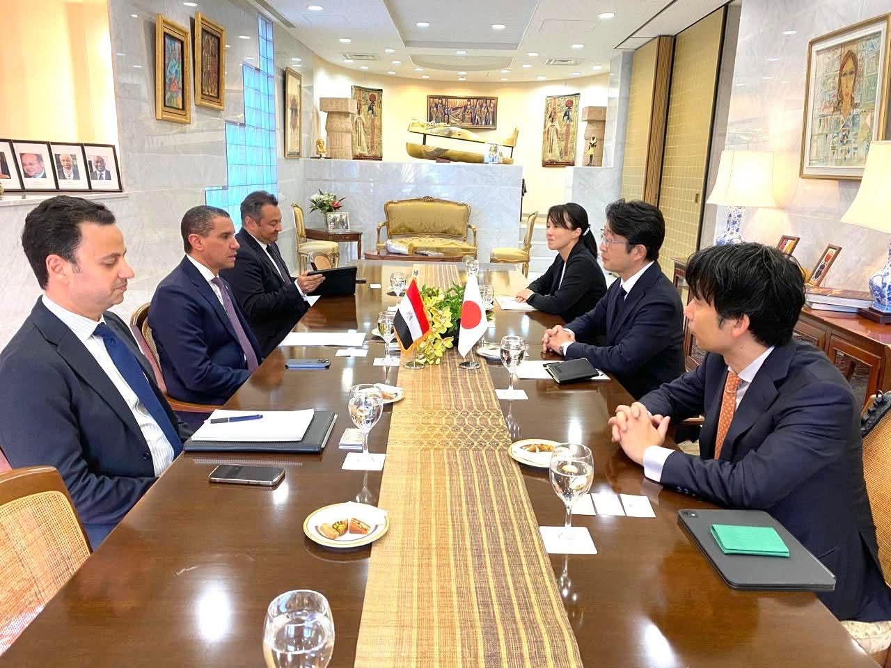 مصر تبحث مع شركة سوفت بنك اليابانية التعاون في قطاع الطاقة المتجددة