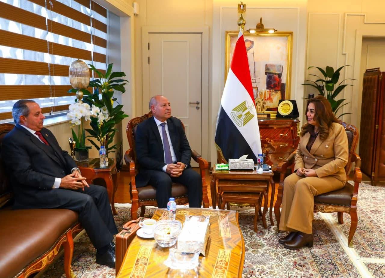 مناقشة مقترح تطوير المرحلة الثانية من سوق العتبة وتطوير الحميدي والتجاري في بورسعيد