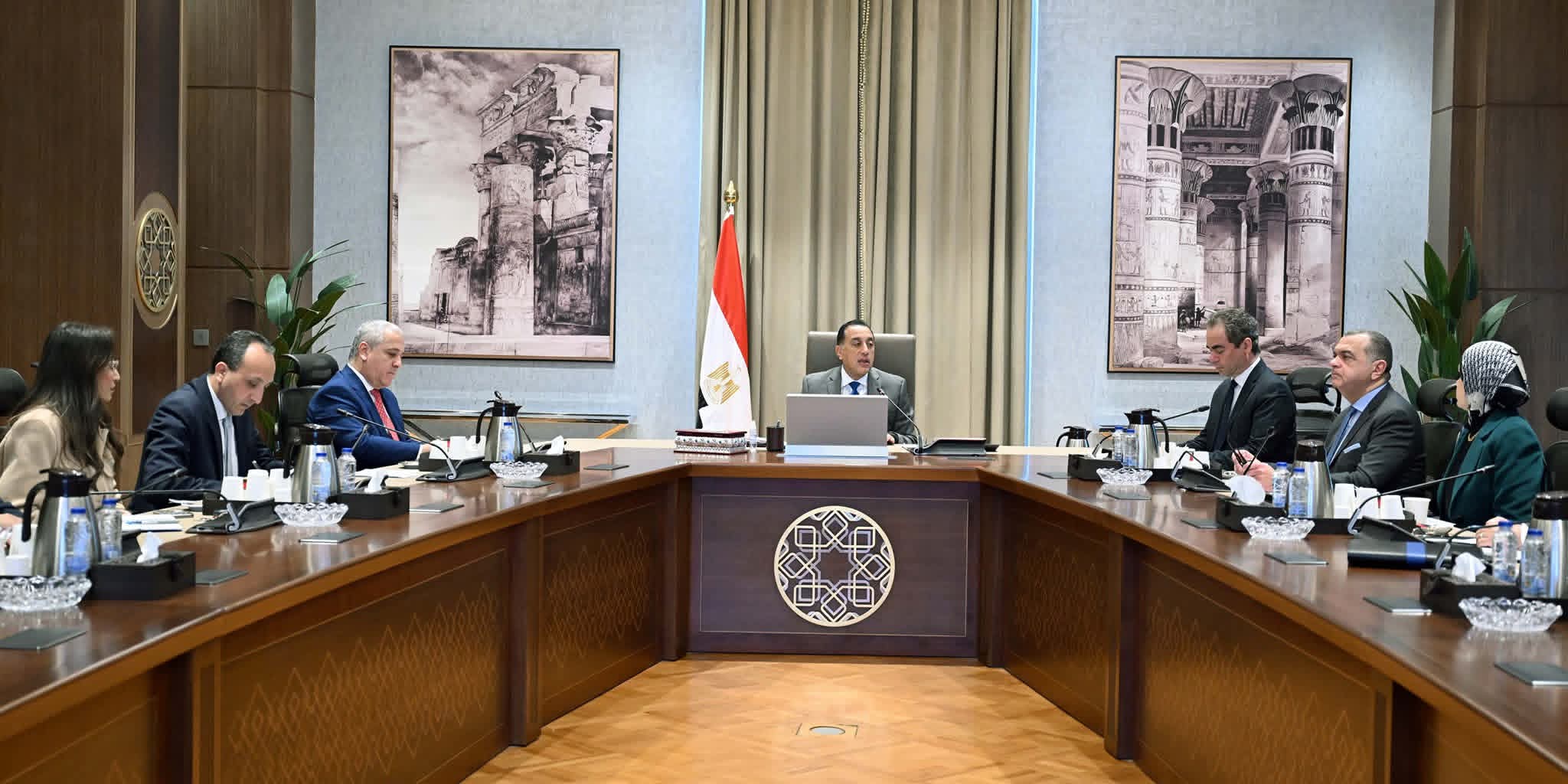 الحكومة تبحث وضع حلول جذرية للمشكلات المالية لماسبيرو والصحف القومية