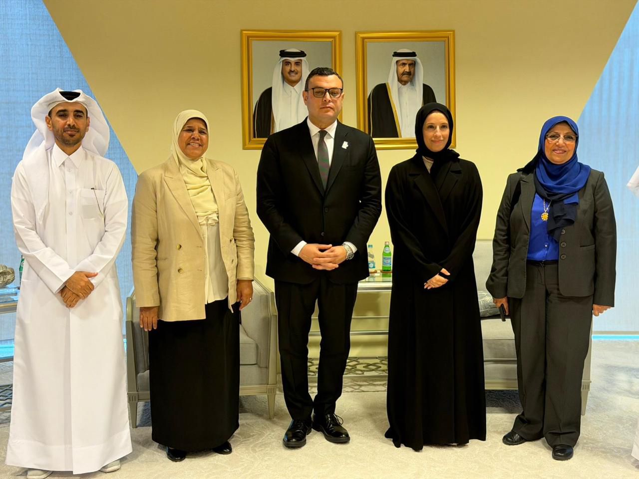 وزير الإسكان يبحث مع وزيرة التنمية الاجتماعية والأسرة القطريةتعزيز أوجه التعاون وتوفير السكن الملائم