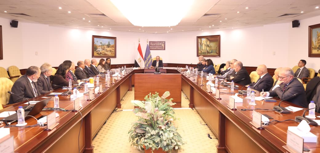 عمرو طلعت: نحرص على تعزيز التعاون المبنى على المصلحة المشتركة مع القطاع الخاص ونرحب بمشاركته فى إعداد مسودات القوانين