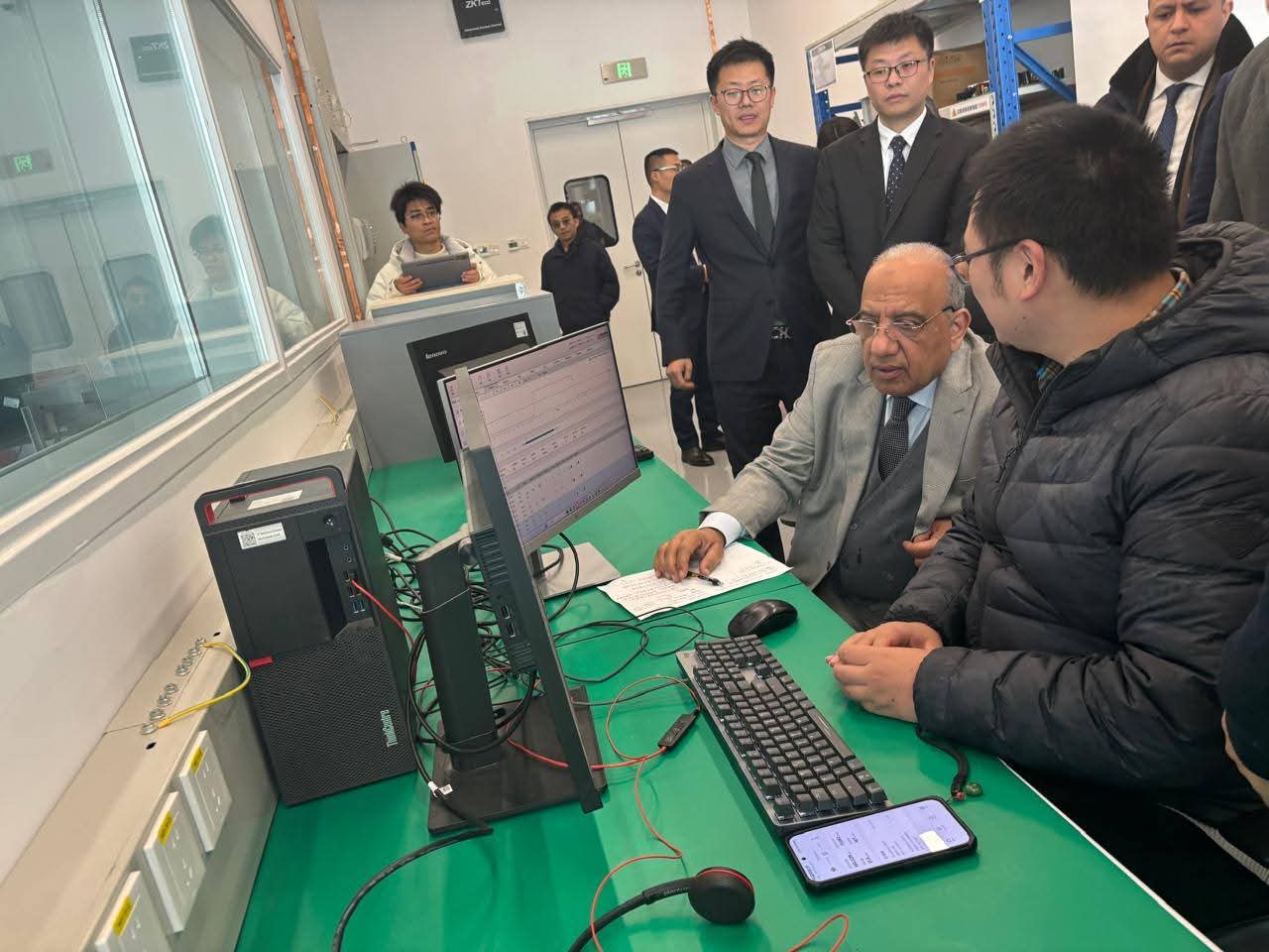 Egypt, Huawei discuss energy storage, smart grids in China