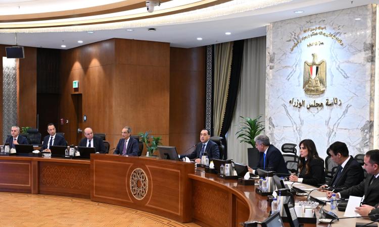 مدبولي يتابع جهود تيسير إجراءات دخول السائحين وتحسين التجربة السياحية