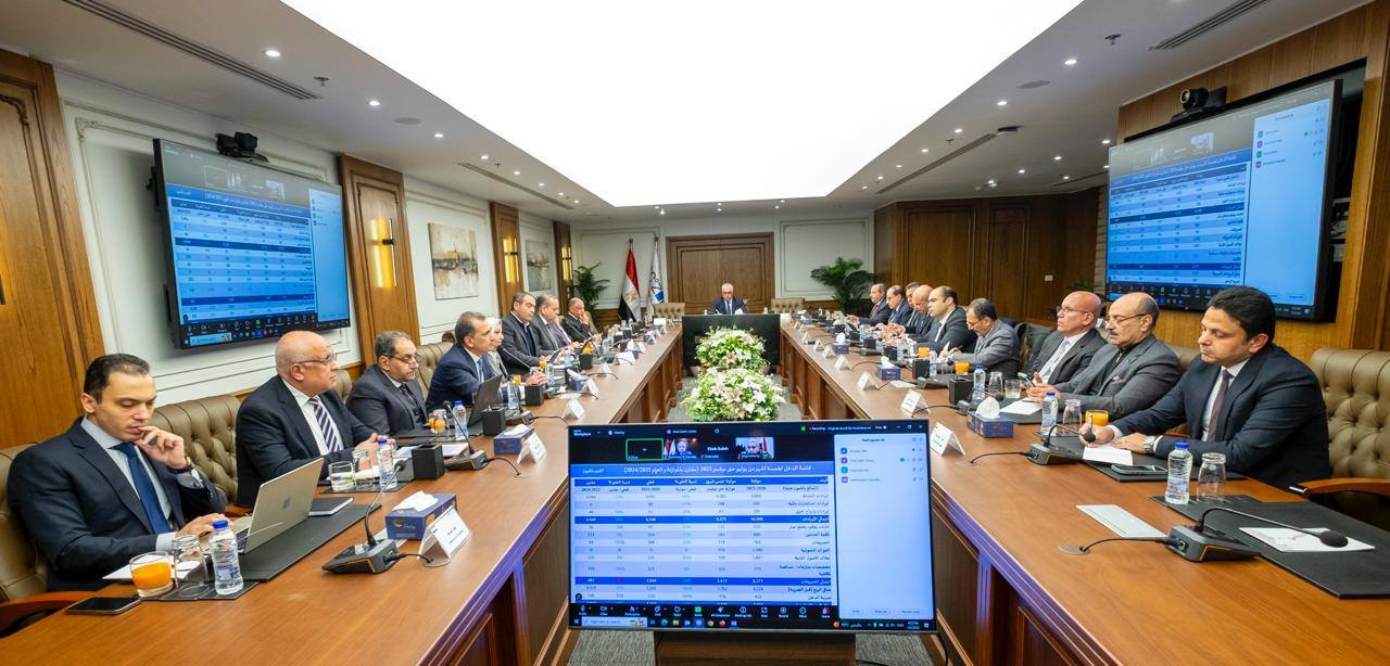 55% زيادة في إيرادات المنطقة الاقتصادية لقناة السويس حتى نوفمبر