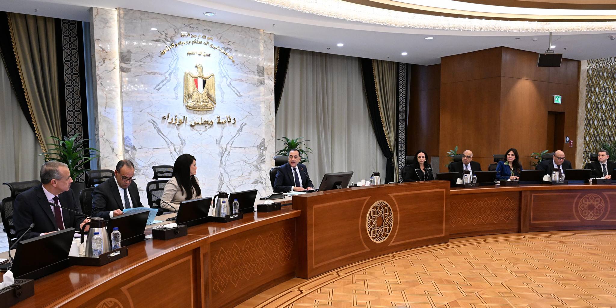 رئيس الوزراء يتابع ملف حصر التكلفة الاقتصادية لأعداد اللاجئين والمهاجرين