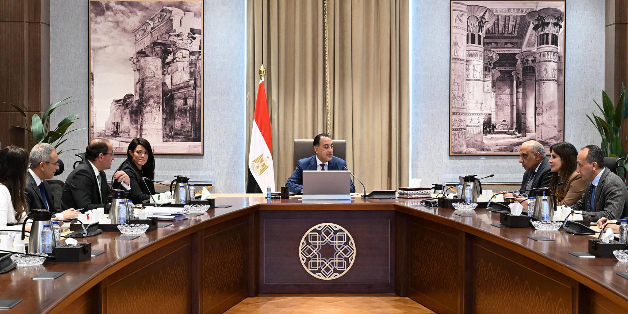 PM reviews electricity, renewable energy funding