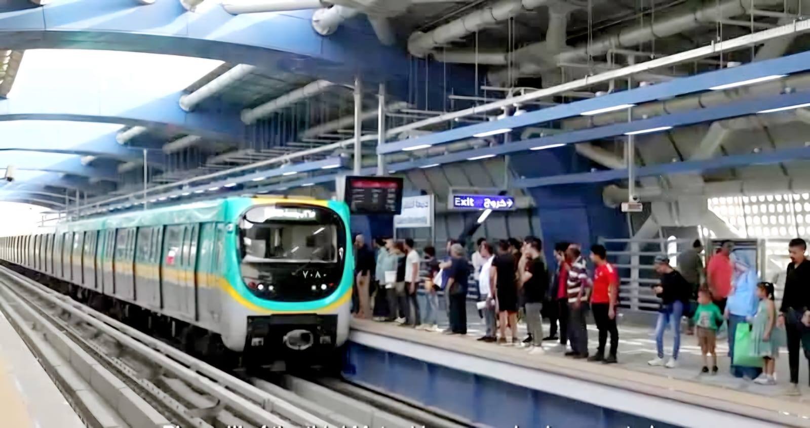 تفعيل منظومة خدمة الدفع الإلكتروني في مكاتب صرف التذاكر والاشتراكات بالمترو والقطا ر الخفيف