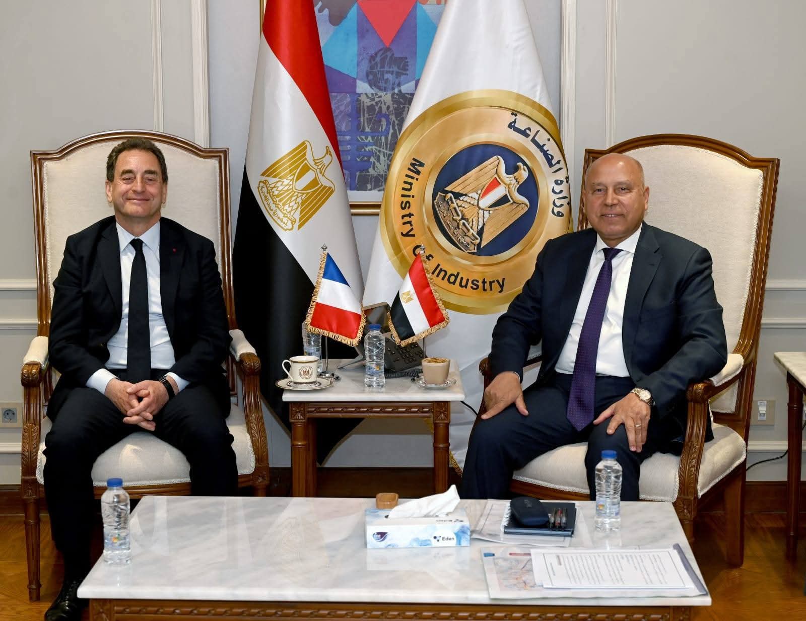 Al Wazir, French Ambassador discuss strengthening rail and metro partnerships