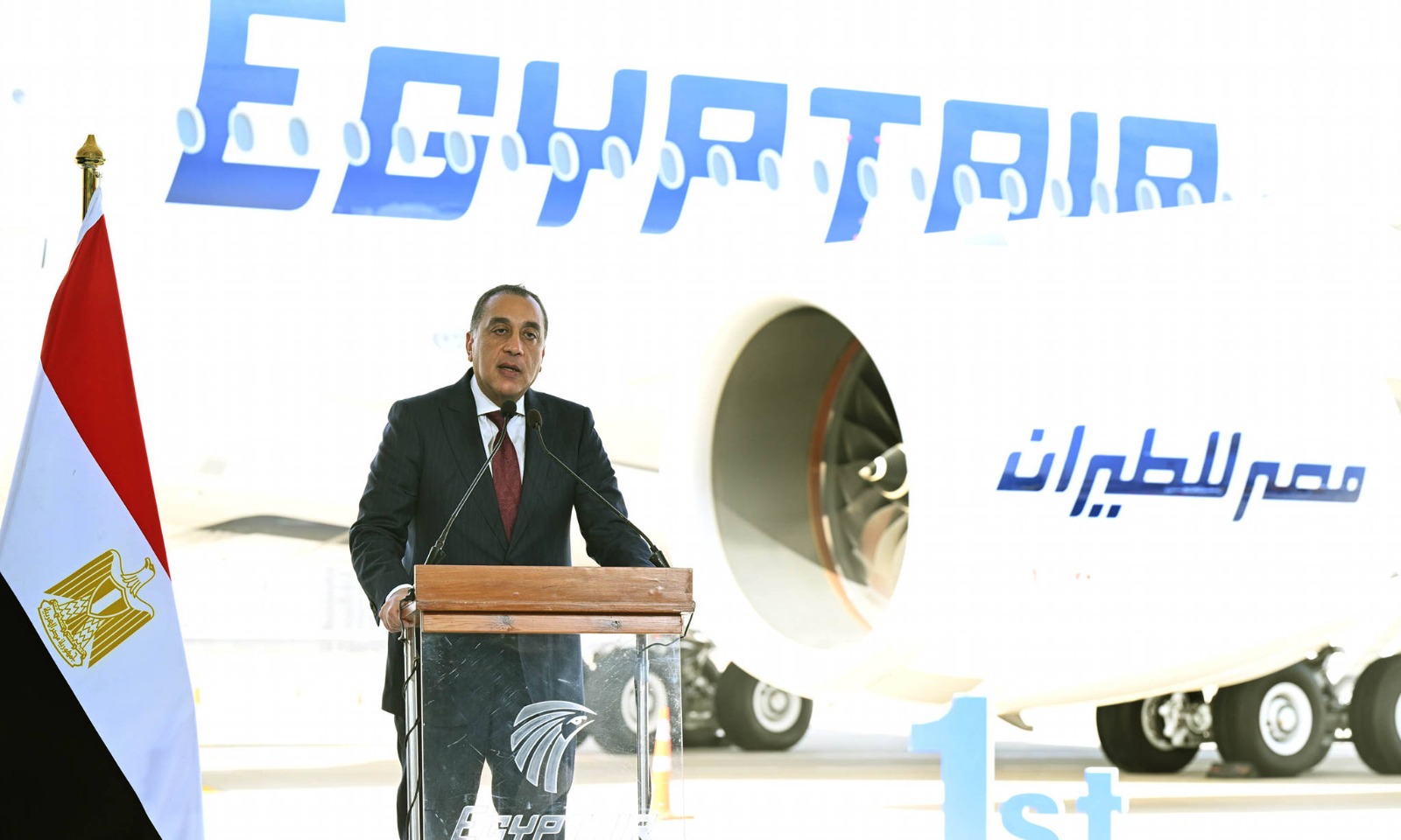 مدبولي : أعلى معايير الإدارة والتشغيل في مصر للطيران والمطارات .. والتخلص من كارت السفر والوصول