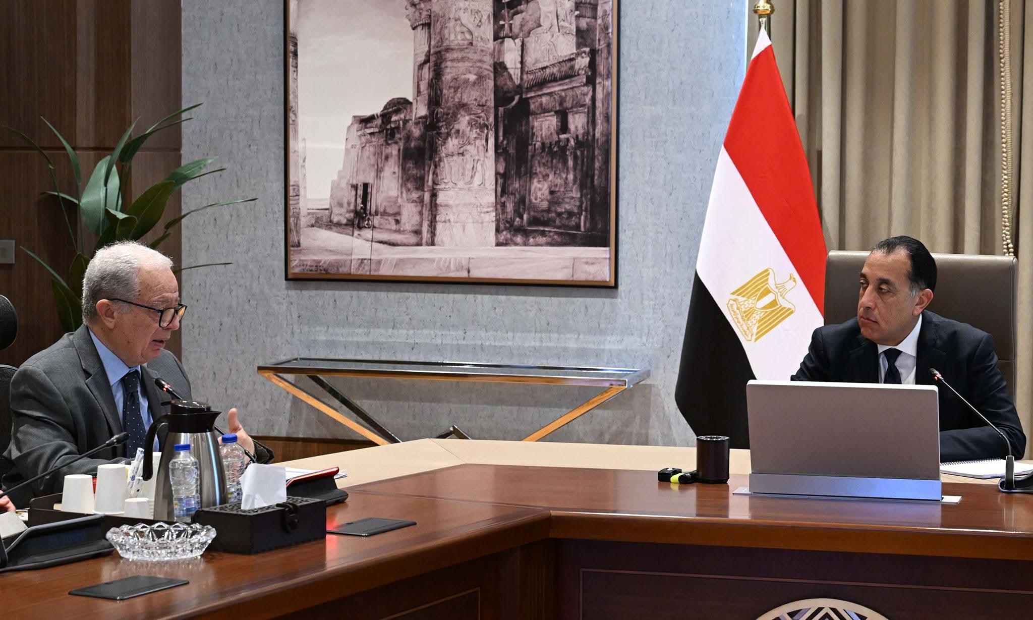 عيسى : دراسة نقل 40 شركة لصندوق مصر السيادي وإجراءات قيد 20 شركة أخرى في البورصة