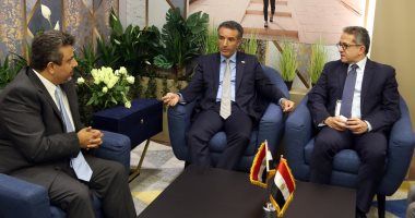 الدكتور خالد العناني وزير السياحة والآثار مع نايف الفايز وزير السياحة الأردني