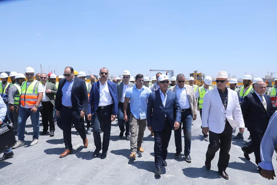 وزير النقل يتفقد ميناء الإسكندرية