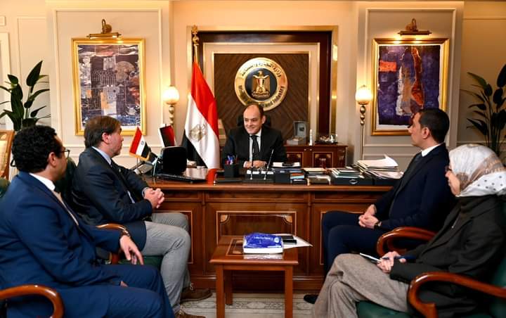 وزير التجارة يبحث خطط بوش المستقبلية في مصر