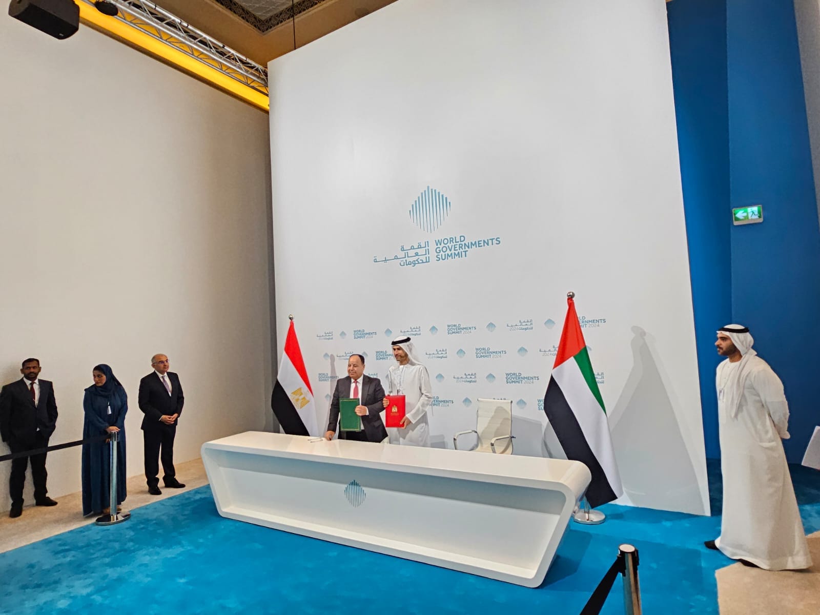 معيط خلال توقيع الاتفاقية مع الجانب الإماراتي