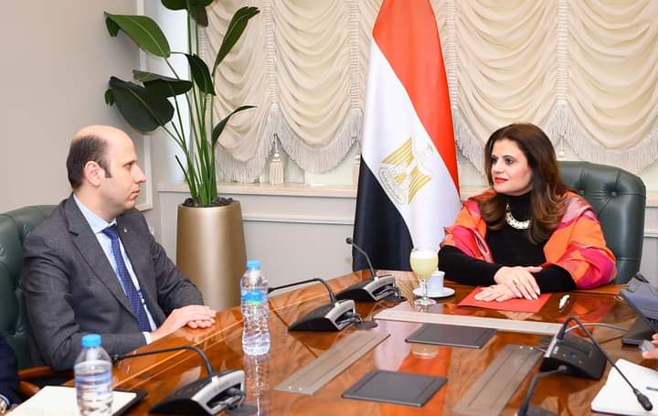 منصة تسوق المصريين بالخارج خلال اجتماع وزيرة الهجرة مع البريد المصري