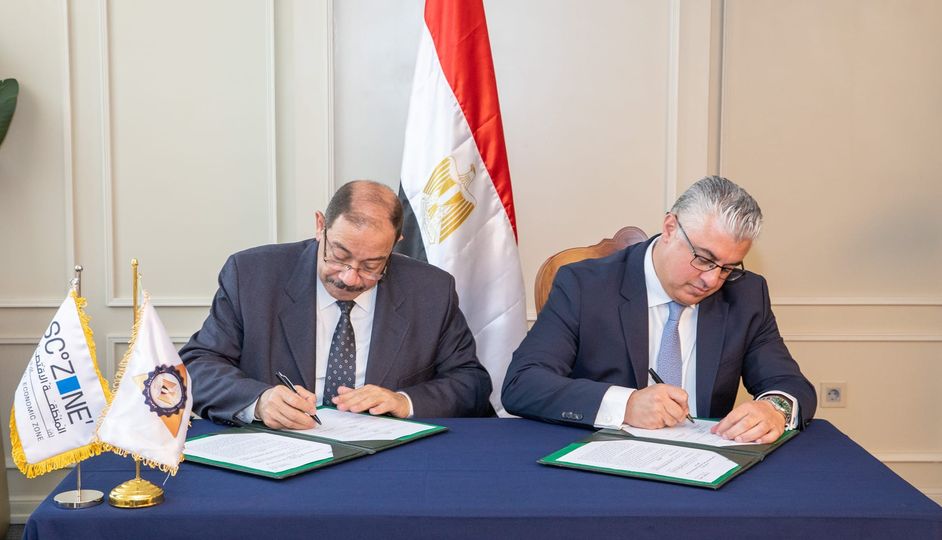 خلال توقيع اتفاقية اقتصادية قناة السويس مع المثلث الذهبي