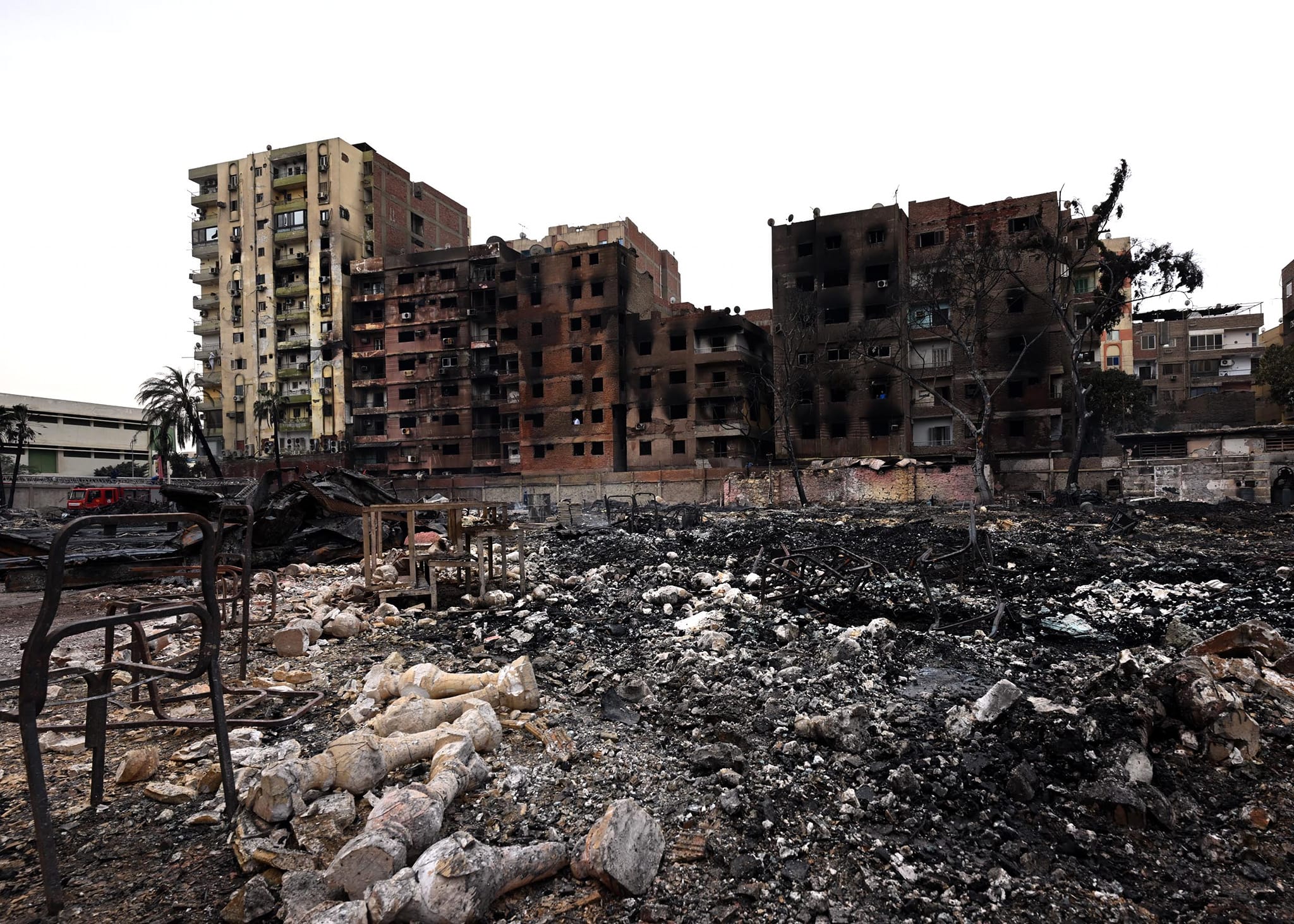 آثار الدمار الناجم عن حريق العمرانية