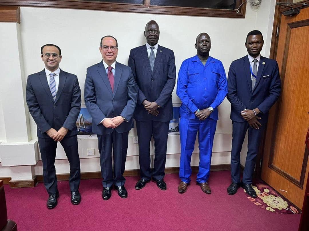 مساهمات القطاع الخاص تتصدر محادثات سفير مصر في جوبا ووزير الطرق في جنوب السودان