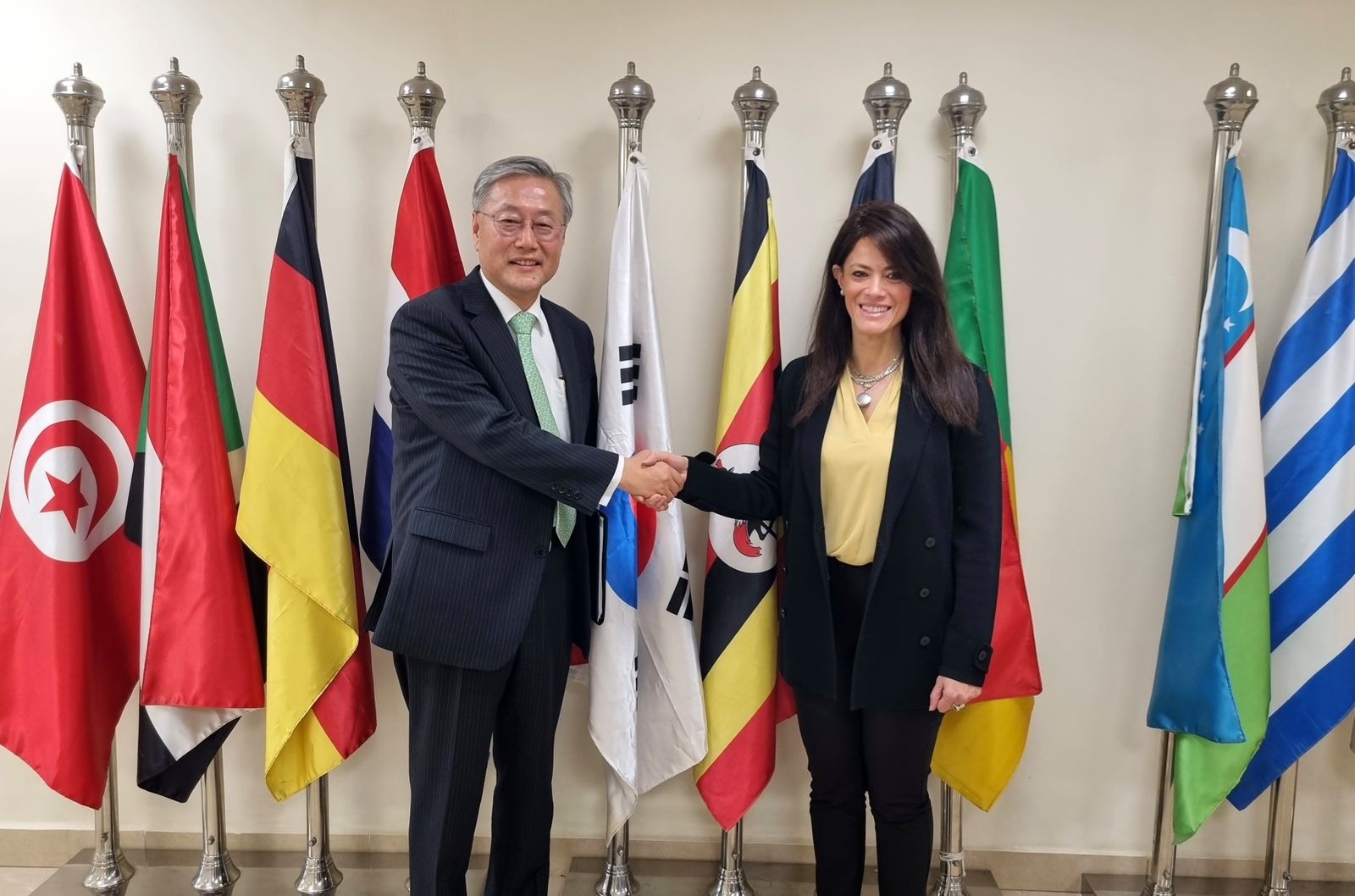 خلال لقاء سفير كوريا الجنوبية مع وزيرة التعاون الدولي