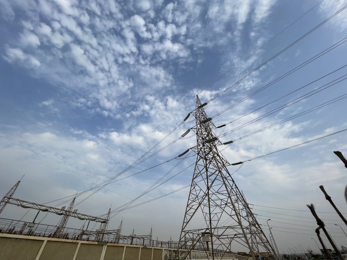 أبراج الكهرباء ضمن شبكة نقل الكهرباء في مصر