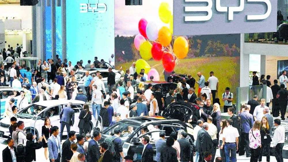 منافسة شرسة بين تسلا ومنتجي السيارات الكهربائية بالصين