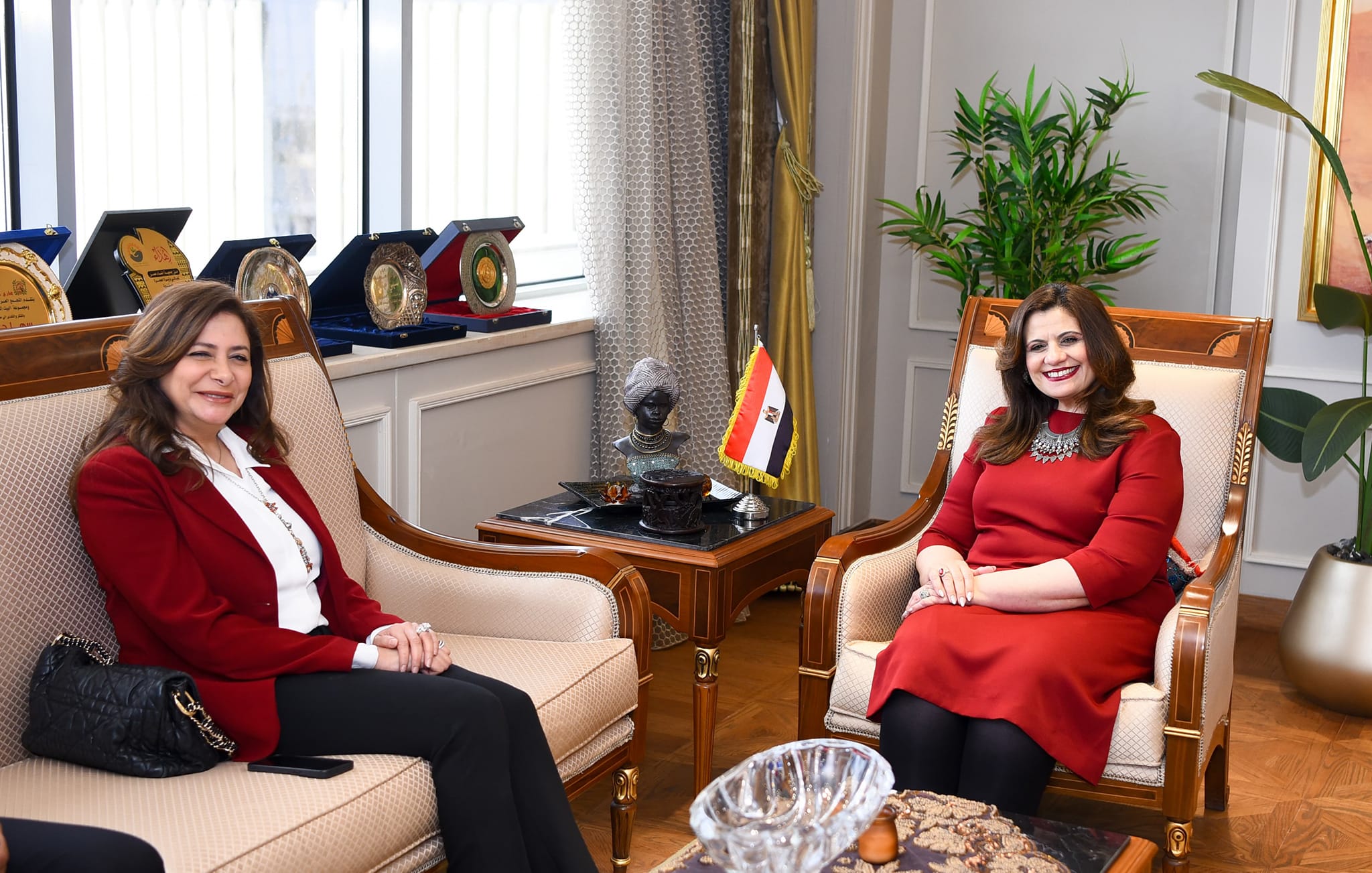 الاستثمار البريطاني في مصر على رأس مباحثات وزيرة الهجرة مع الدكتورة إيمان الشريف