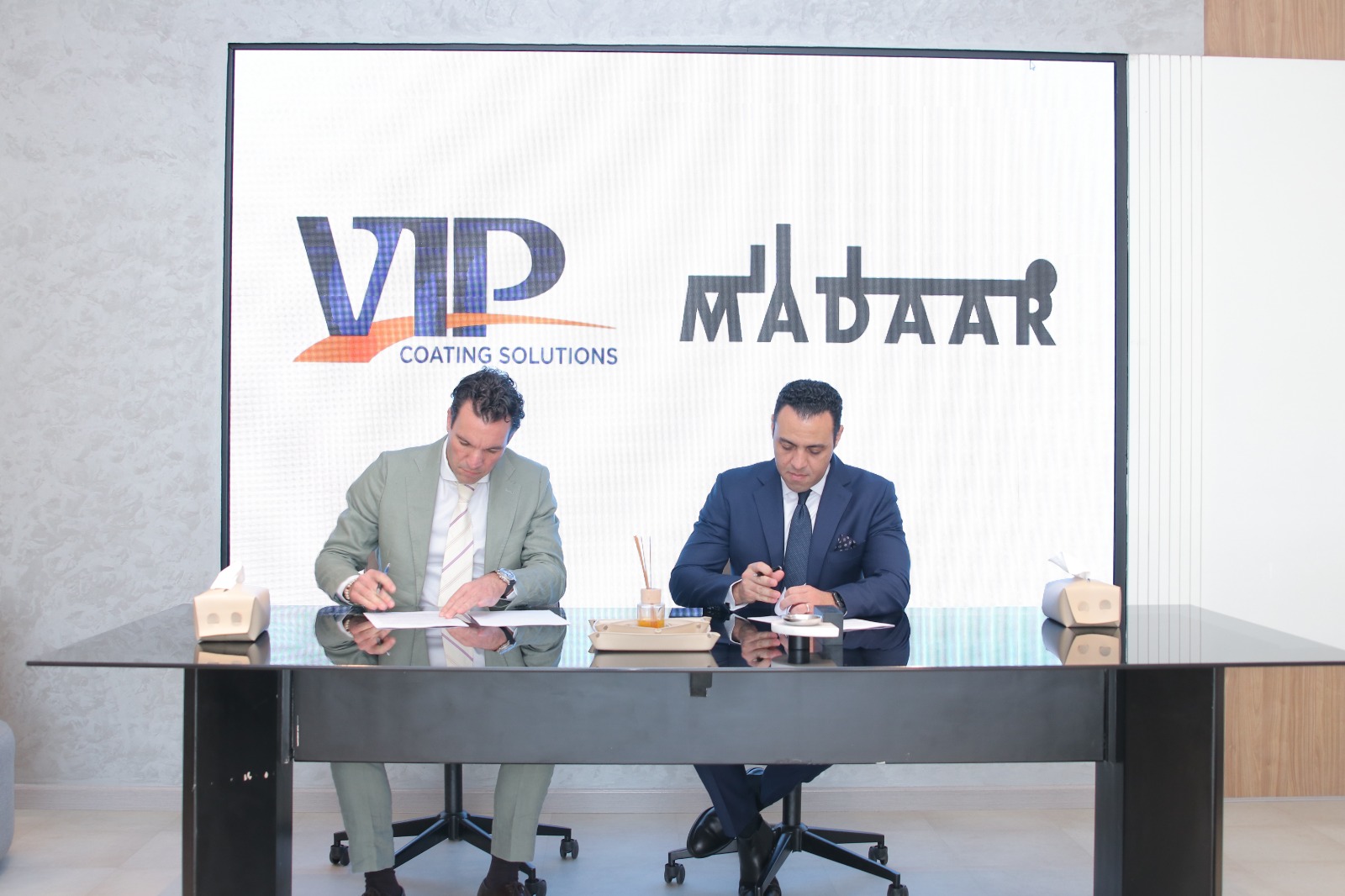 مدار" و"VIP Coating Solutions" توقعان اتفاقية شراكة مدتها 10 سنوات