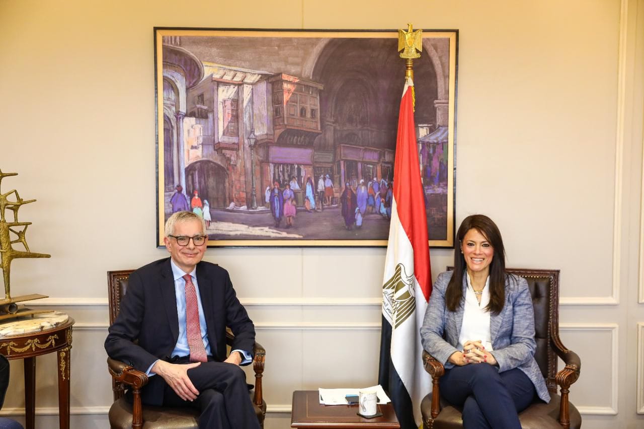 رانيا المشاط خلال محادثاتها مع المسئول البريطاني حول تعزيز القطاع الخاص في مصر