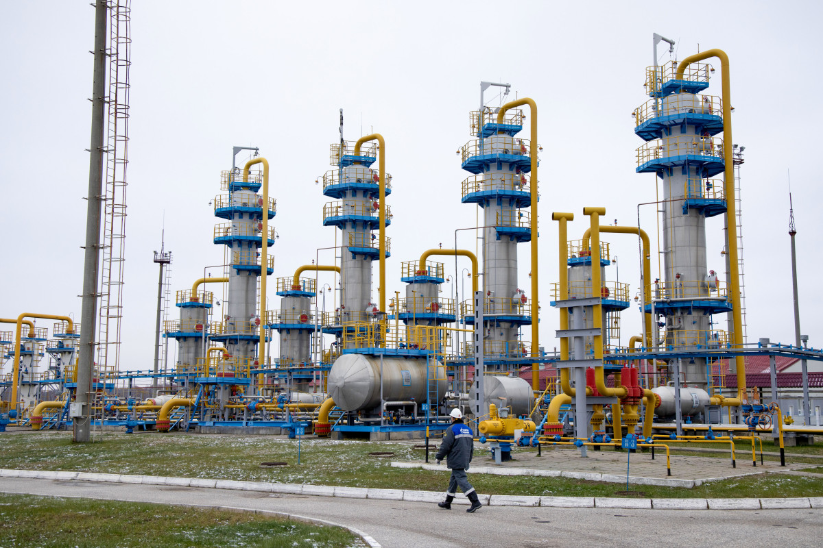 وحدة معالجة الغاز في منشأة تخزين الغاز تحت الأرض تديرها شركة "غازبروم"بروسيا